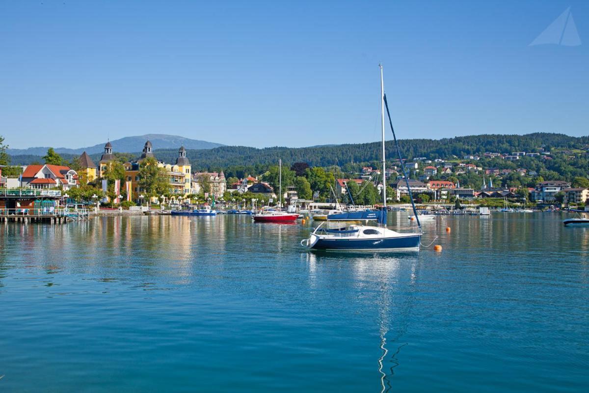 Hotel-Restaurant "Veldener Traumschiff" Direkt Am See In 2Min Im Zentrum Velden am Woerthersee Exterior photo